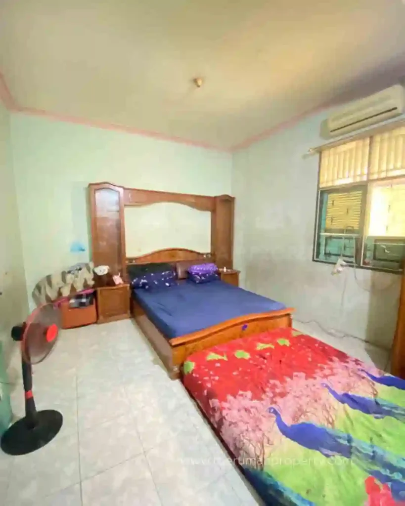 Rumah dijual di Komplek Keuangan Karang Tengah Tangerang (10)