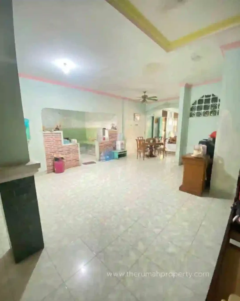 Rumah dijual di Komplek Keuangan Karang Tengah Tangerang (4)