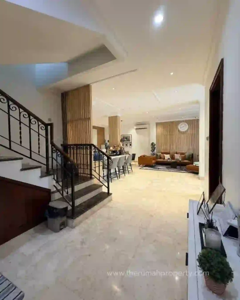 Townhouse Private Pool Semi Furnished Ampera Kemang Jaksel Ada Paviliun (4)
