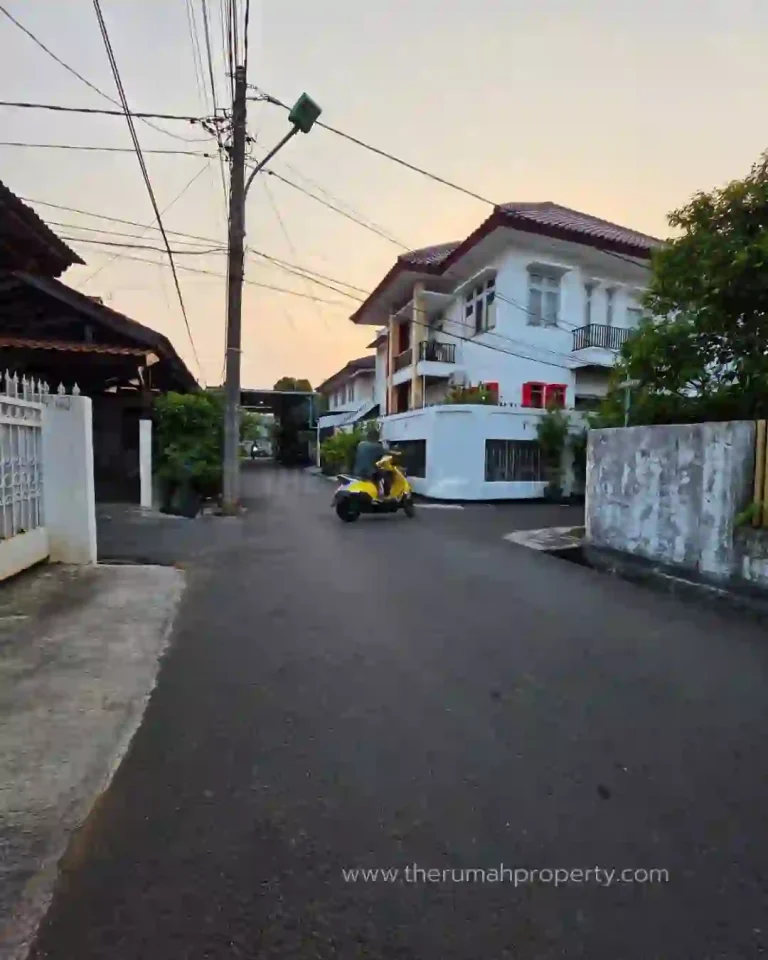 Dijual Rumah Hook di Pondok Kopi Hadap Timur Lingkungan Nyaman (2)