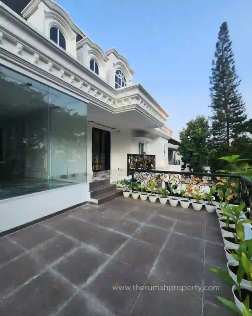 For Sale Brand New Luxury House American Classic Private Pool Dekat AEON Mal Tanjung Barat (4)