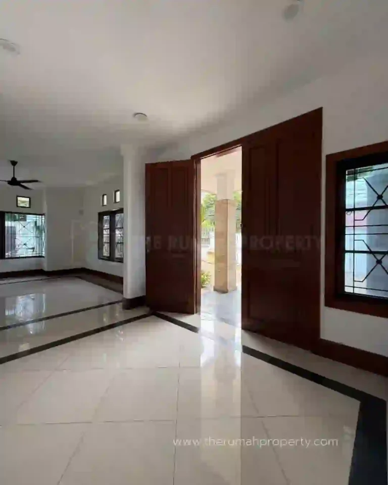 For Sale Cipete Rumah Terawat Dengan Kolam Renang Pribadi Siap Huni (6)