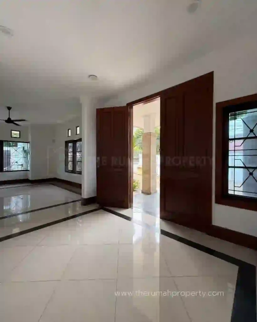 For Sale Cipete Rumah Terawat Dengan Kolam Renang Pribadi Siap Huni (6)