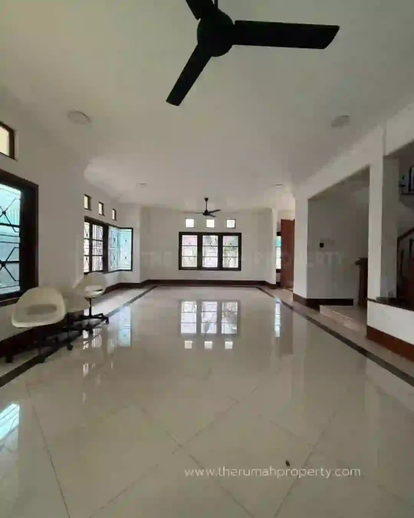 For Sale Cipete Rumah Terawat Dengan Kolam Renang Pribadi Siap Huni (7)