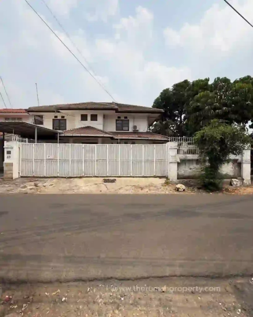 Jual Rumah 2 Lantai Cipete Private Pool Lingkungan Tenang (2)