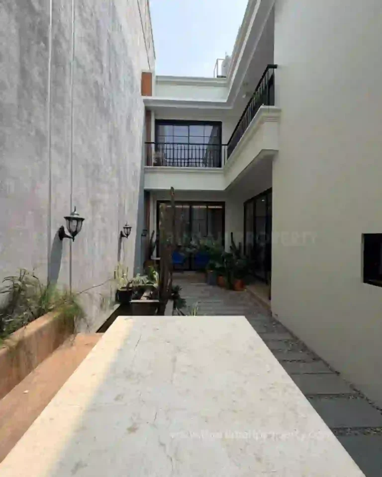 Jual Rumah baru Cempaka Putih Jakarta Pusat jalan Lebar Private Pool dengan Paviliun (4)