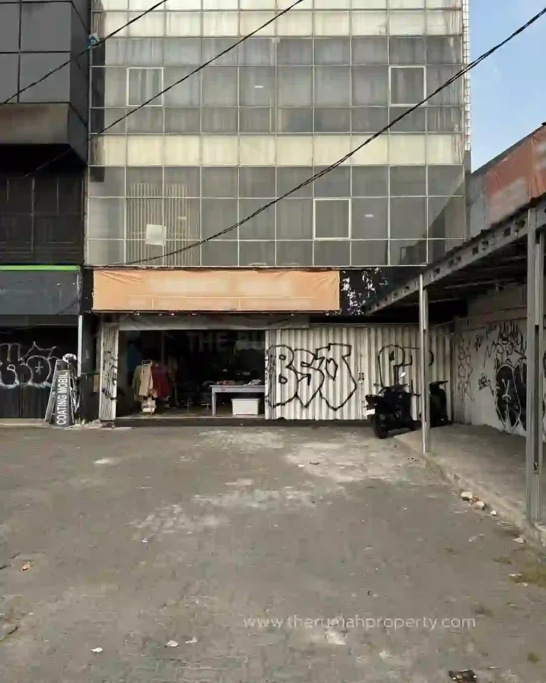 Ruko Ex Salon dan Dealer Siap Pakai Ada Rooftop Akses Jalan Lebar Parkir Luas (3)