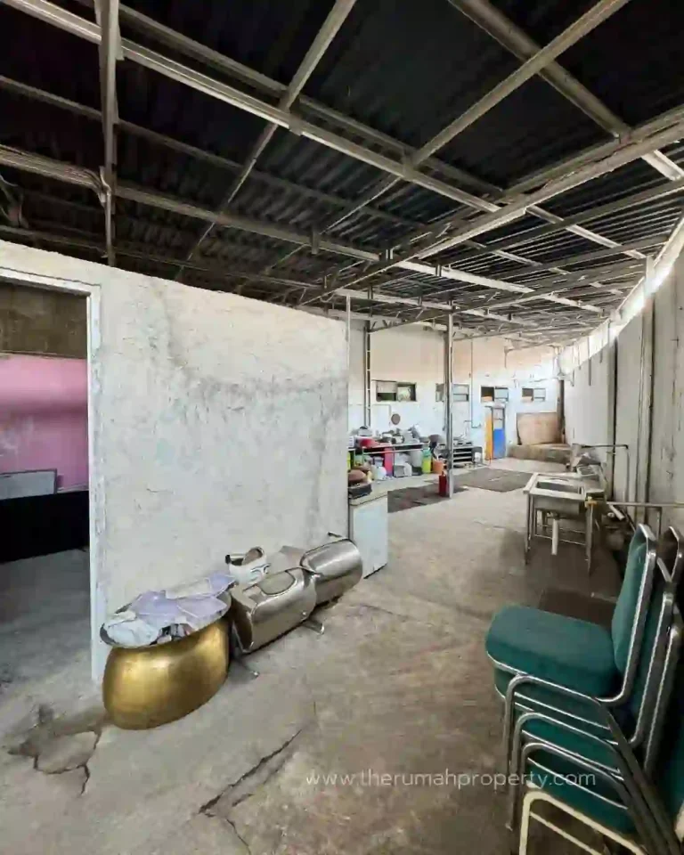 Ruko Ex Salon dan Dealer Siap Pakai Ada Rooftop Akses Jalan Lebar Parkir Luas (4)