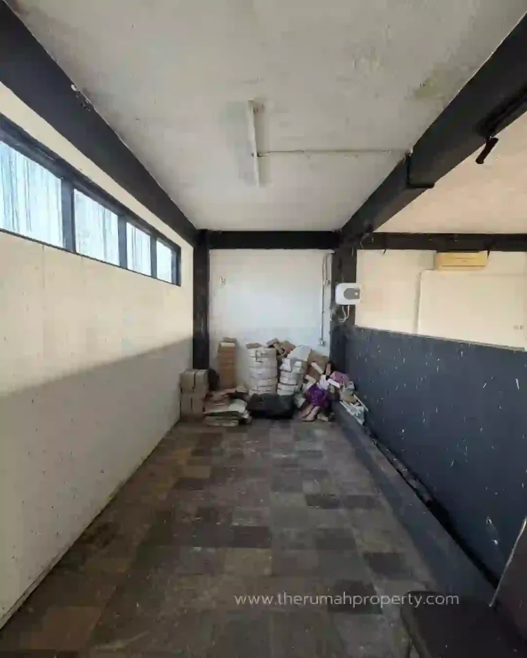 Ruko Ex Salon dan Dealer Siap Pakai Ada Rooftop Akses Jalan Lebar Parkir Luas (7)