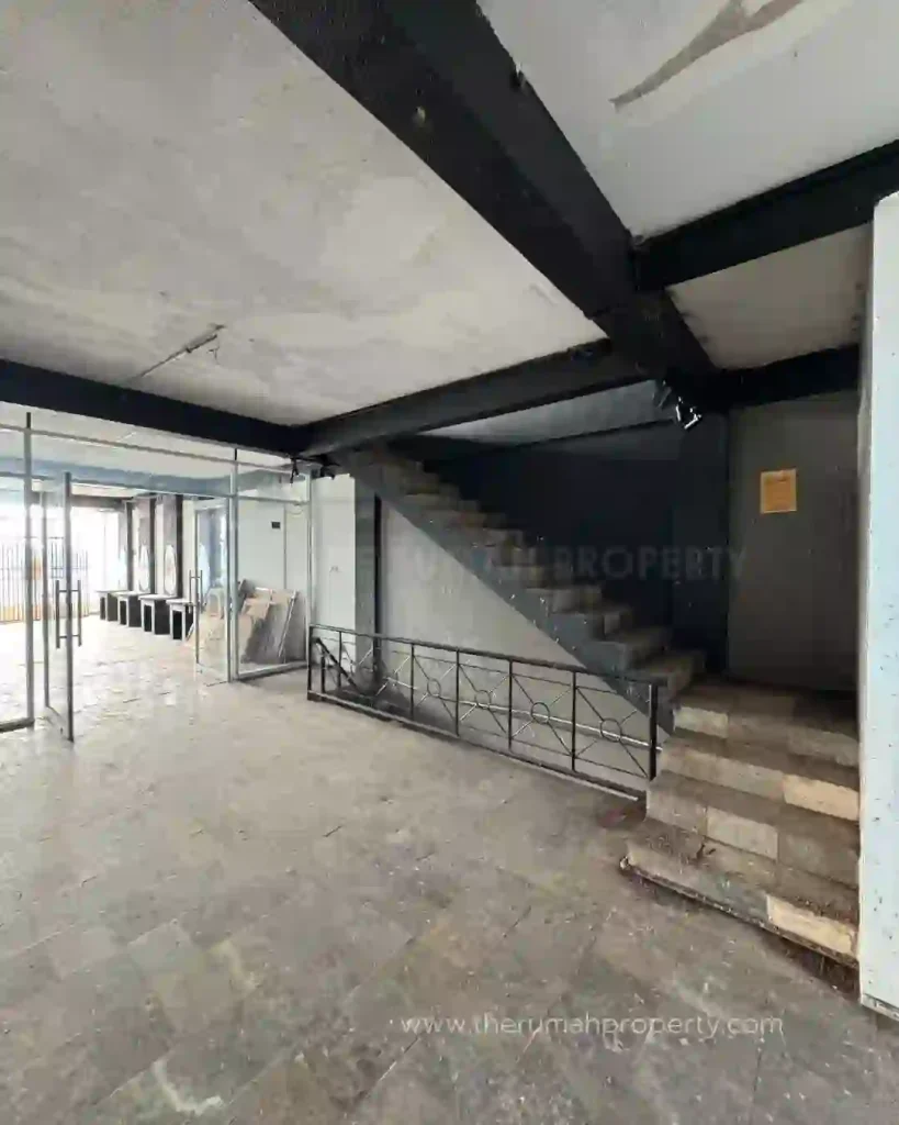 Ruko Ex Salon dan Dealer Siap Pakai Ada Rooftop Akses Jalan Lebar Parkir Luas (8)