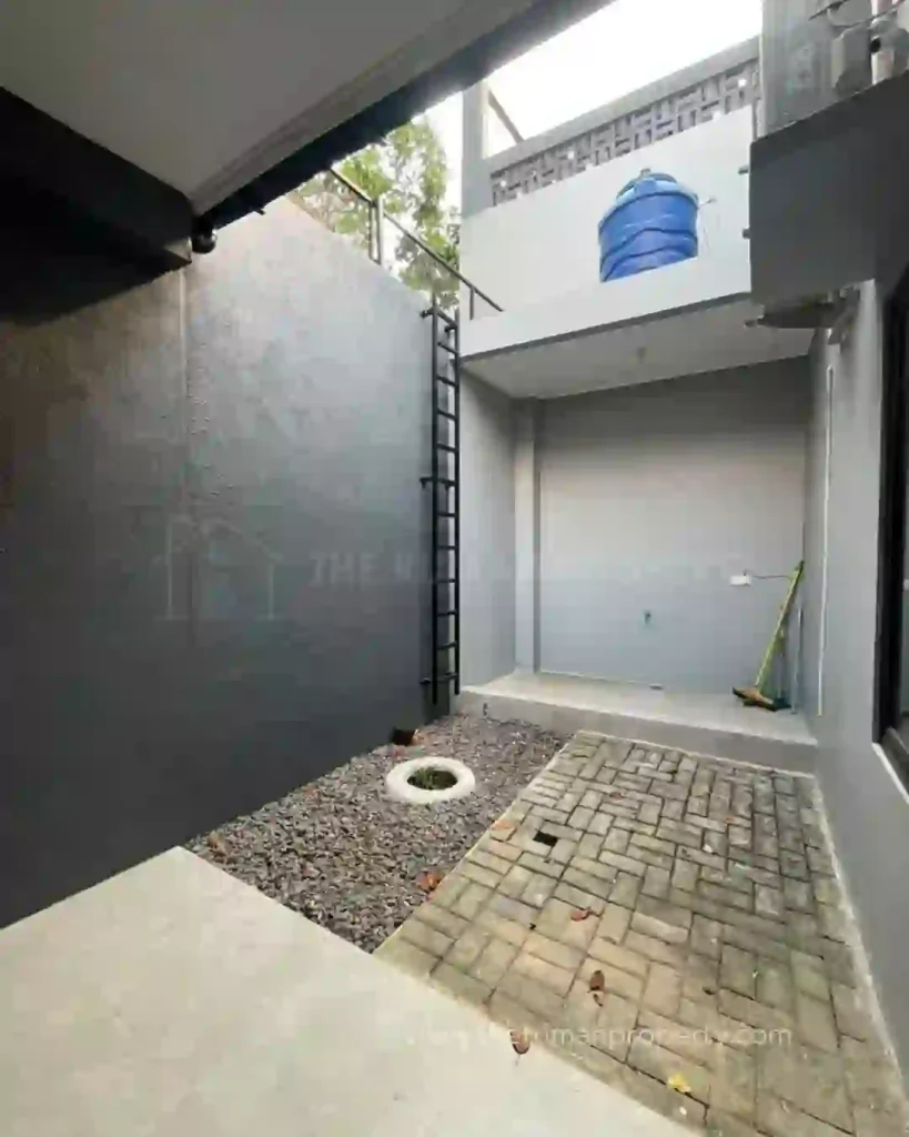 Rumah Beji Depok Unit Baru Siap Huni Full Renovasi Halaman Depan Luas (7)