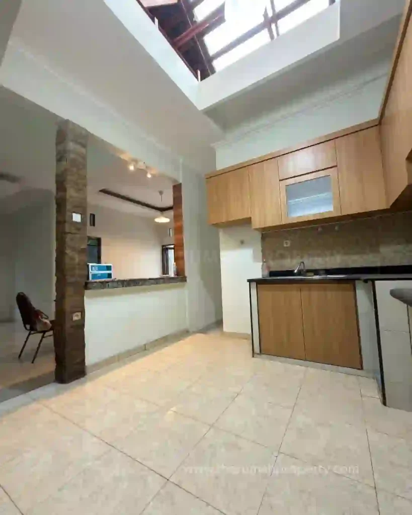 Rumah Dijual di Cinere Posisi Hook Balkon Luas Taman Depan dan Samping (5)