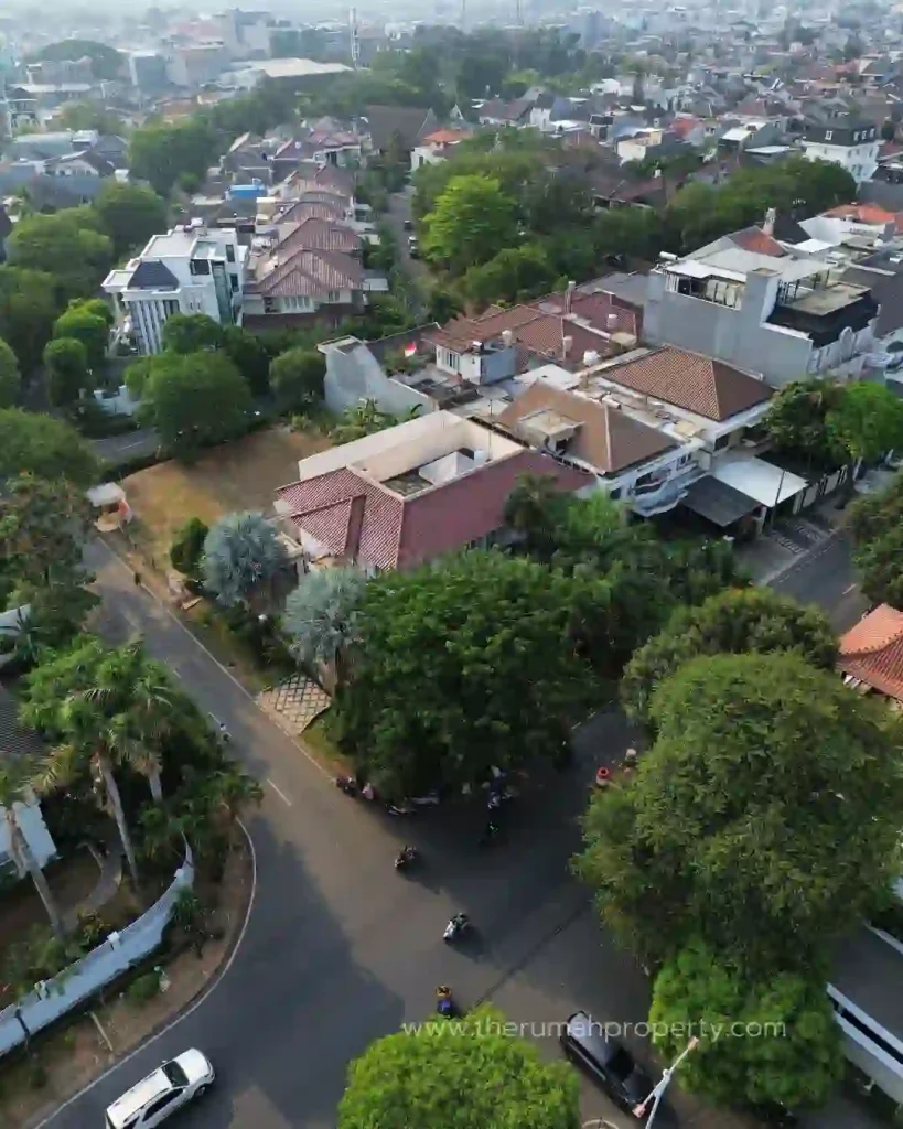 Rumah Hook Lingkungan Elit di Pondok Indah Jakarta Selatan Jalan Komplek Lebar (2)