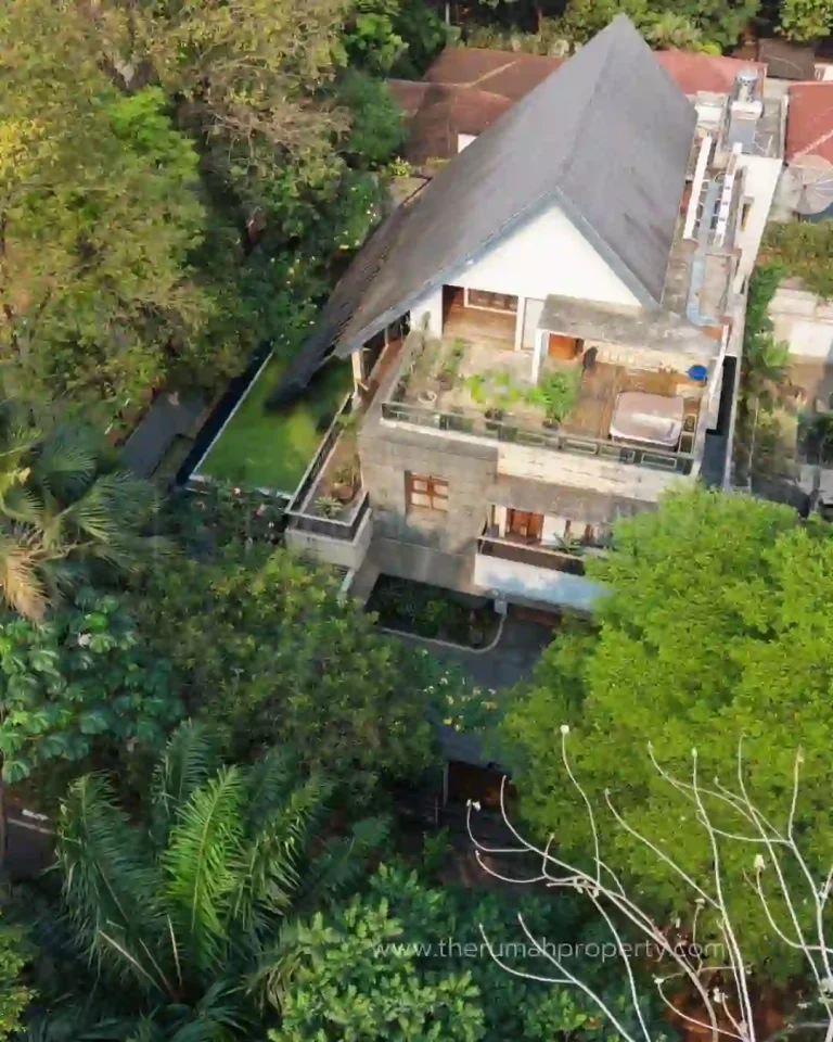 Rumah Hook Private Pool Dukuh Patra Kuningan Dengan Pos Security Pribadi (2)