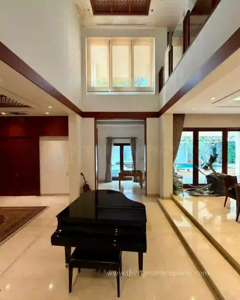 Rumah Hook Private Pool Dukuh Patra Kuningan Dengan Pos Security Pribadi (3)