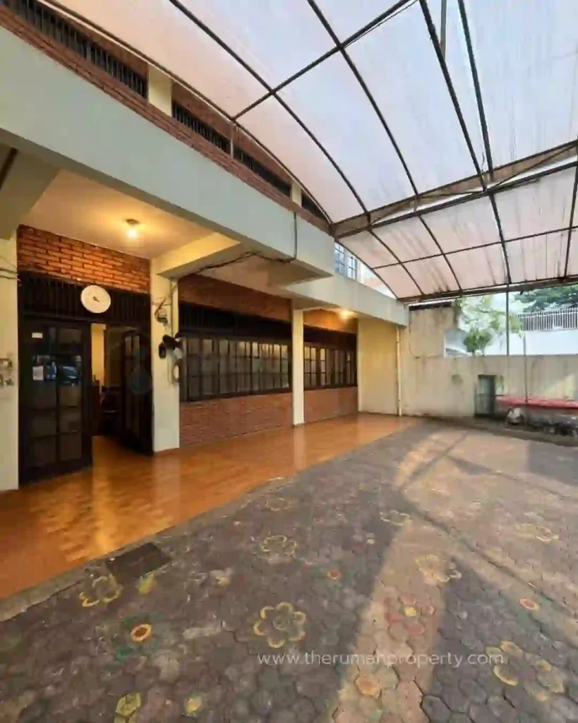 Rumah Komersil Kebayoran Baru 2 Lantai Dekat ke Senopati Jakarta Selatan (4)