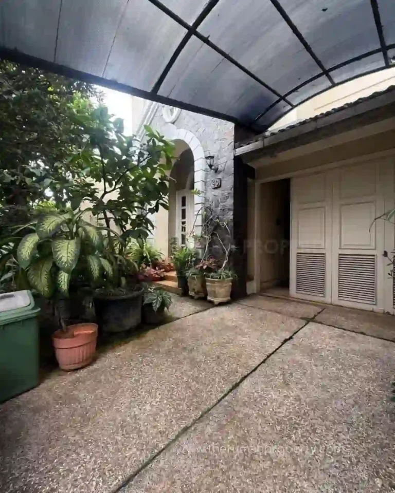 Rumah Kondisi Terawat Siap Huni Pondok Indah Jaksel 2 Lantai 4 Kamar (3)