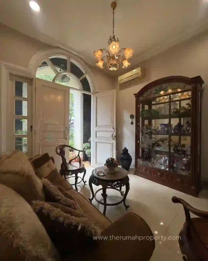 Rumah Kondisi Terawat Siap Huni Pondok Indah Jaksel 2 Lantai 4 Kamar (4)
