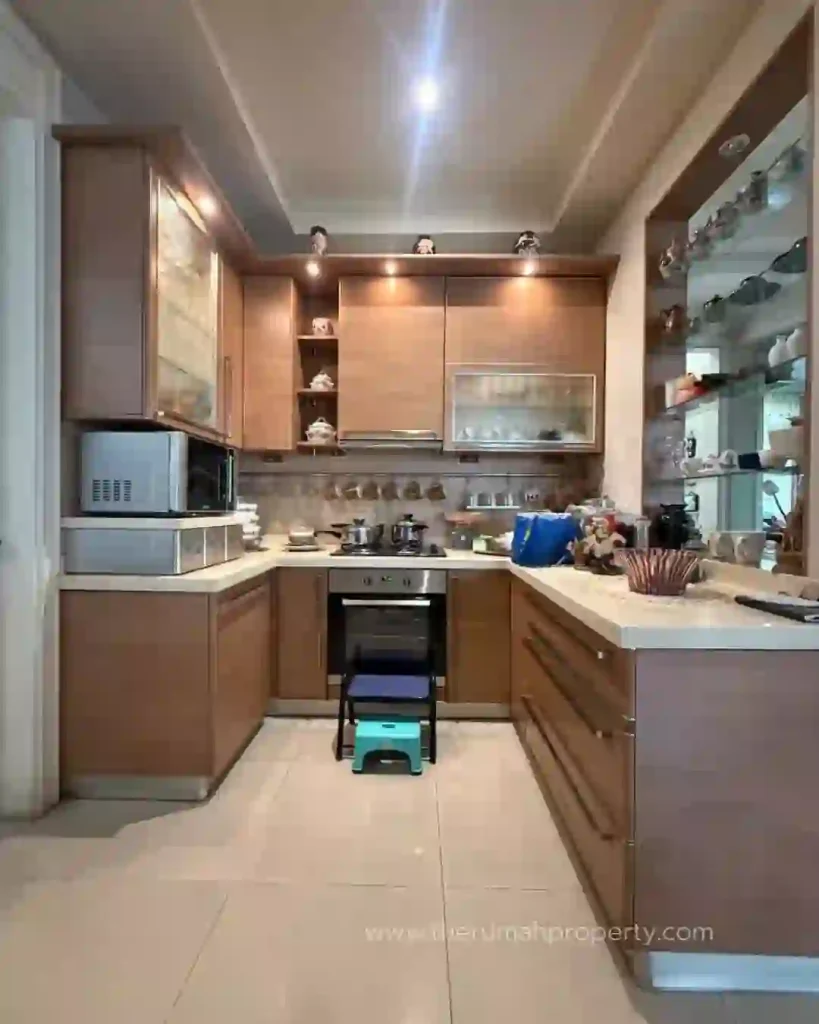 Rumah Kondisi Terawat Siap Huni Pondok Indah Jaksel 2 Lantai 4 Kamar (8)