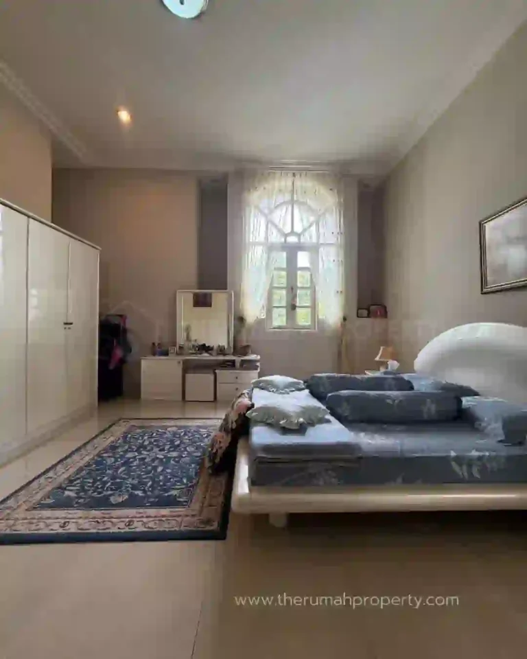 Rumah Kondisi Terawat Siap Huni Pondok Indah Jaksel 2 Lantai 4 Kamar (9)