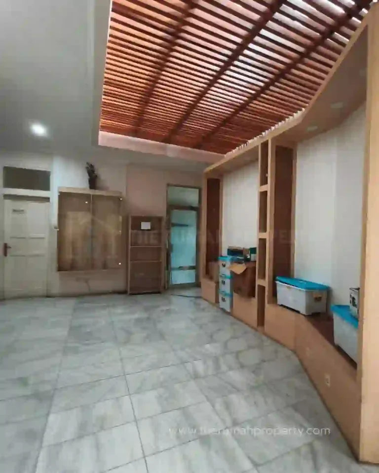 Rumah Lama Siap Huni Ada Kolam Renang Harga Nego di Cipete Jakarta Selatan (7)