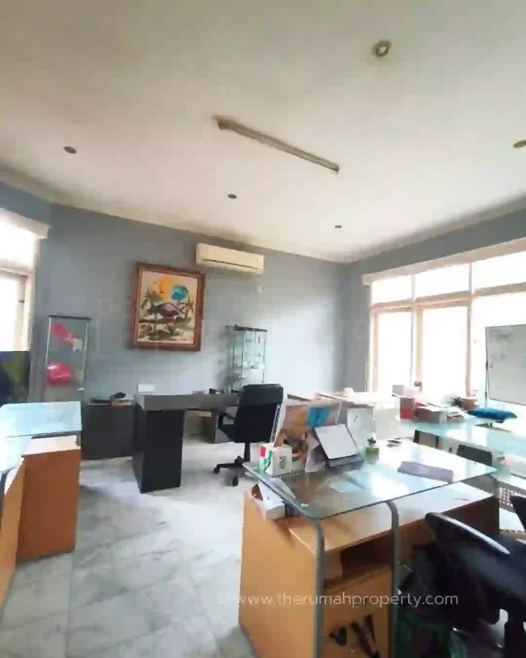 Rumah Lama Siap Huni Ada Kolam Renang Harga Nego di Cipete Jakarta Selatan (9)