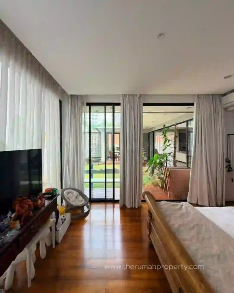Rumah Modern Industrial Kebayoran Baru Kondisi Terawat dan Siap Huni (10)