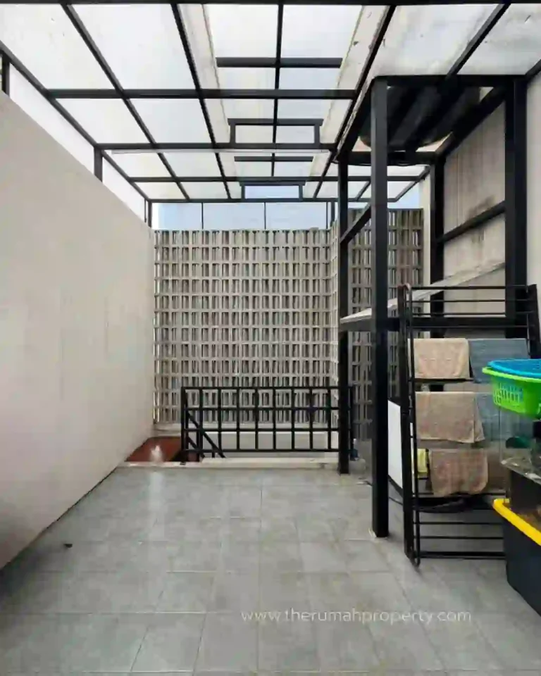Rumah Modern Industrial Kebayoran Baru Kondisi Terawat dan Siap Huni (6)