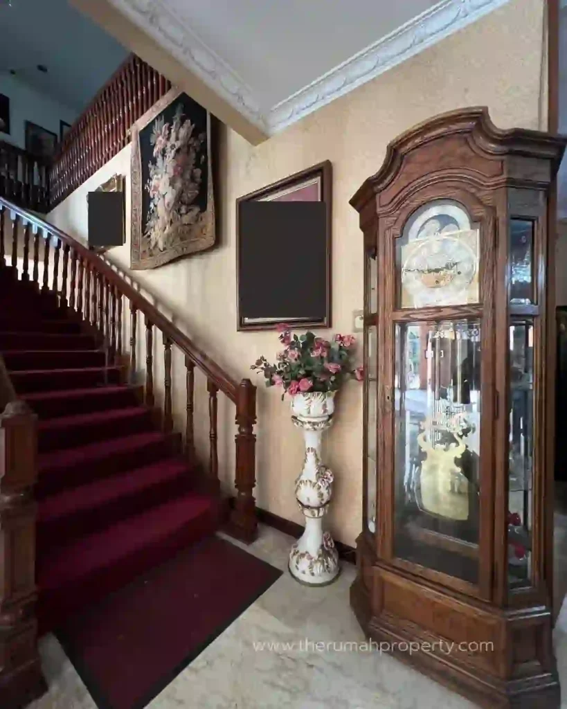 Rumah Pondok Indah Jakarta Selatan tanah Luas Pinggir Jalan Utama (2)