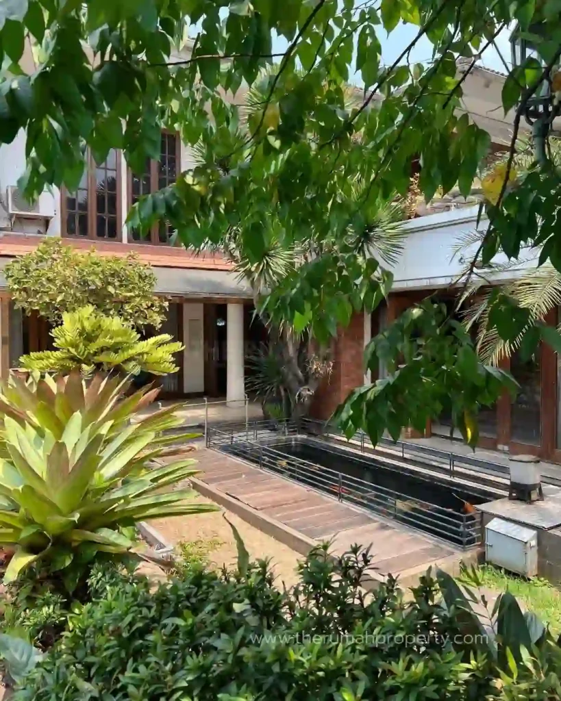 Rumah Pondok Indah Jakarta Selatan tanah Luas Pinggir Jalan Utama (7)