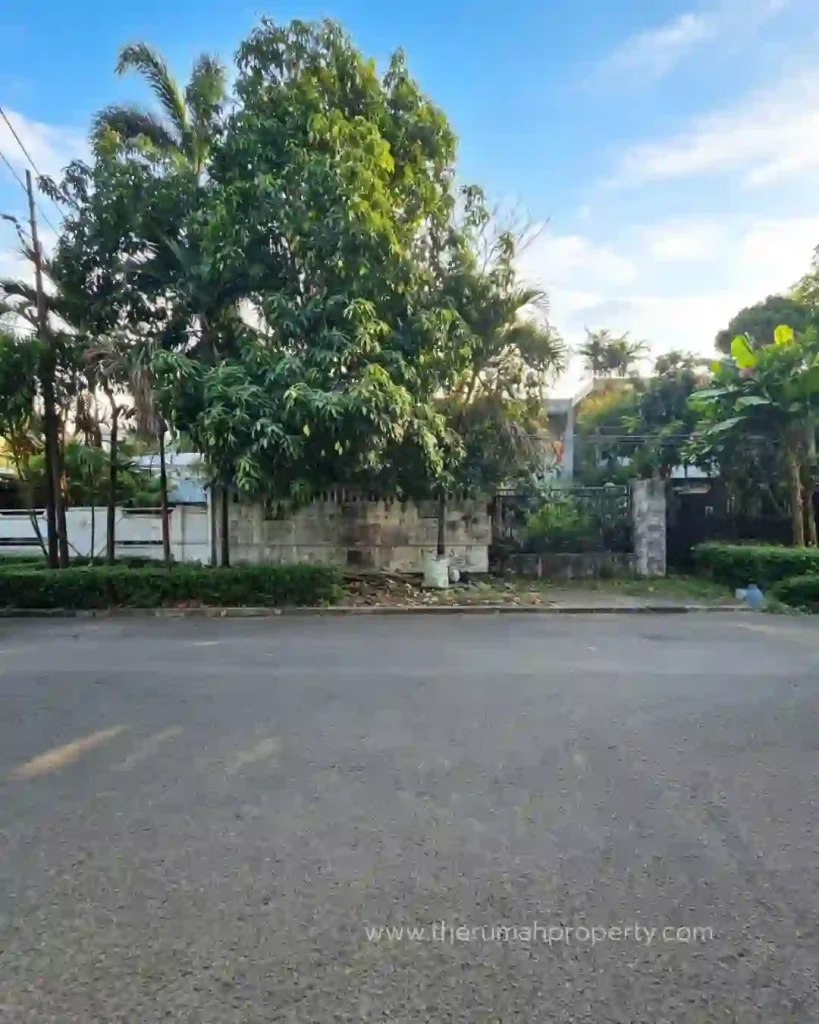 Rumah Tua dijual di Simprug Golf Jakarta Selatan Hitung Tanah Jalan Lebar (4)