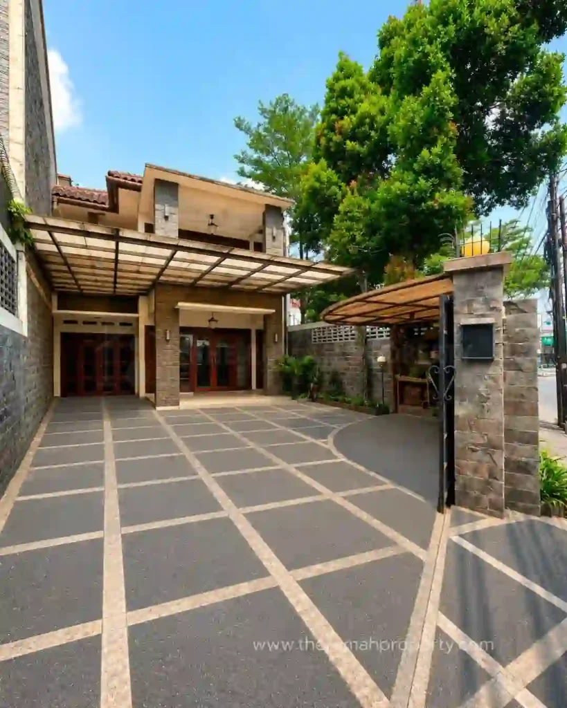 Rumah dijual di daerah Terogong Jakarta Selatan 2 Lantai Ada Taman Belakang (2)