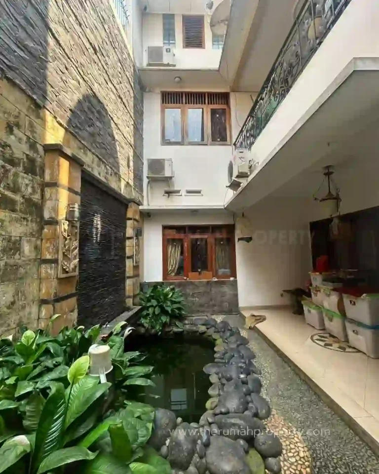 Rumah dijual di daerah Terogong Jakarta Selatan 2 Lantai Ada Taman Belakang (3)