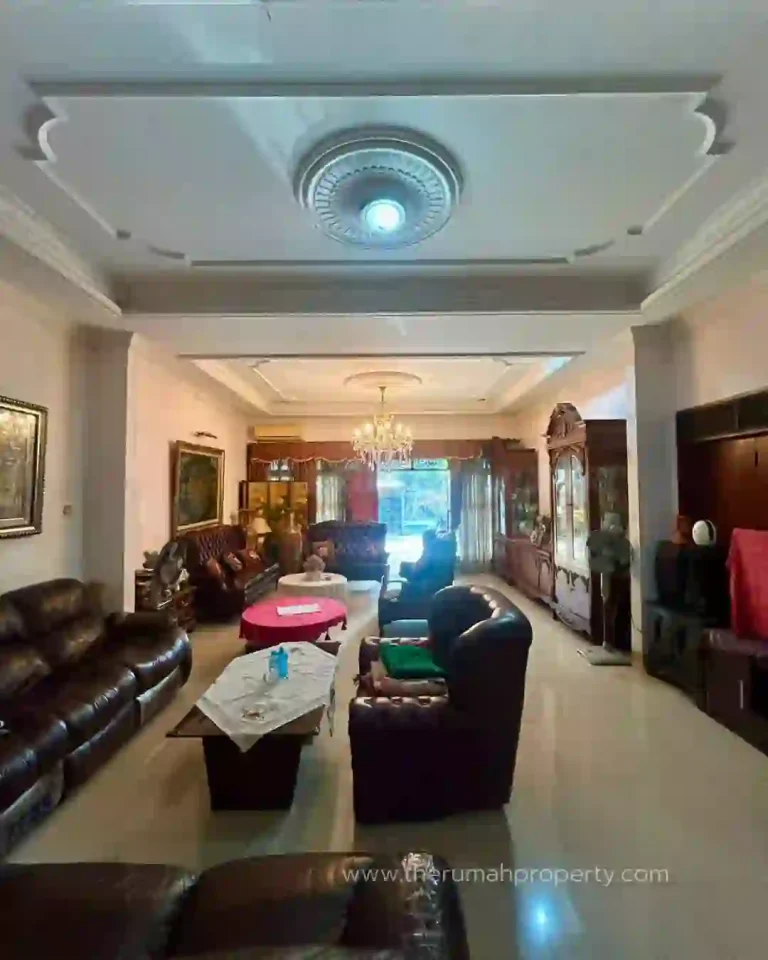 Rumah dijual di daerah Terogong Jakarta Selatan 2 Lantai Ada Taman Belakang (5)